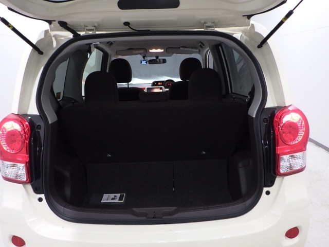 TOYOTA PORTE 2015