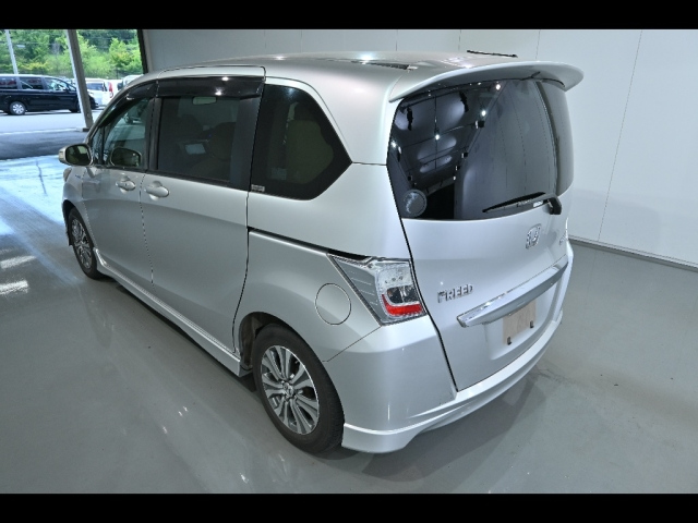 HONDA FREED 2012