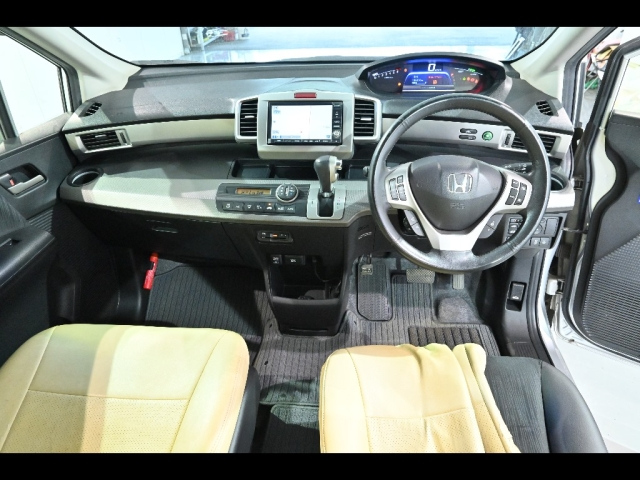 HONDA FREED 2012
