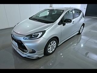 TOYOTA AQUA 2023