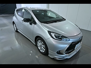TOYOTA AQUA 2023