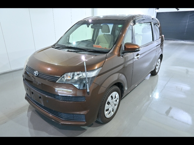 TOYOTA SPADE 2013
