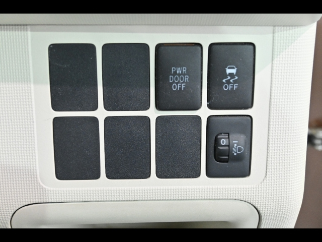 TOYOTA SPADE 2013