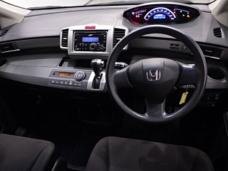 HONDA FREED 2011