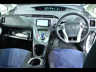 TOYOTA PRIUS 2012