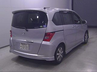 HONDA FREED 2009