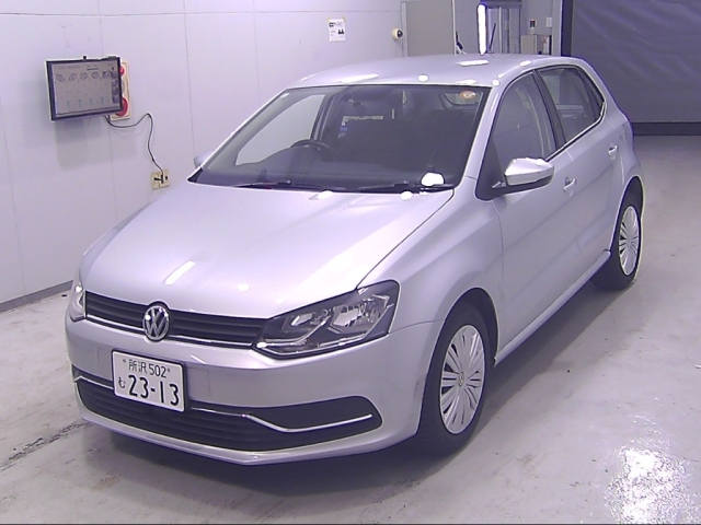 VOLKSWAGEN POLO 2015