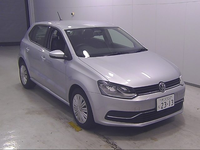 VOLKSWAGEN POLO 2015