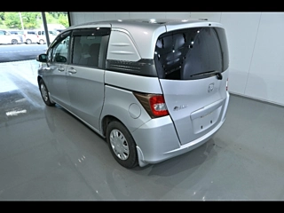 HONDA FREED 2010