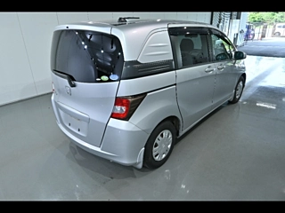 HONDA FREED 2010