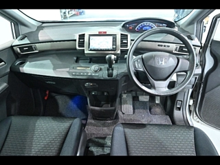 HONDA FREED 2010
