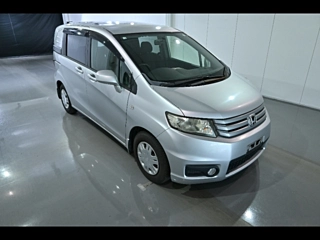 HONDA FREED 2010