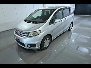 HONDA FREED 2010