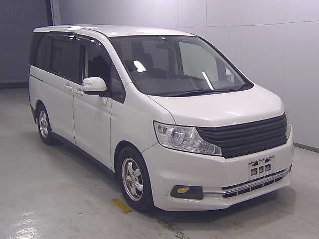HONDA STEP WAGON 2014