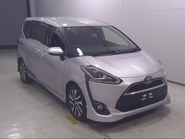 TOYOTA SIENTA 2016