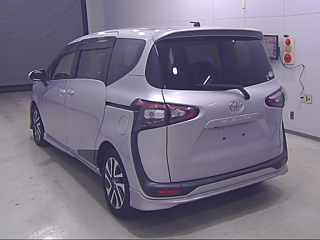 TOYOTA SIENTA 2016