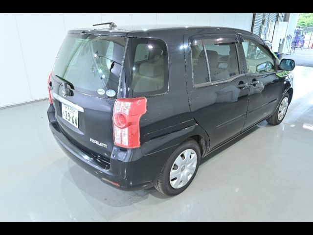 TOYOTA RAUM 2009