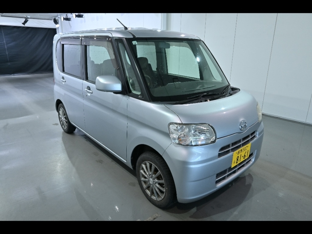 DAIHATSU TANTO 2011