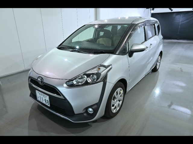 TOYOTA SIENTA 2015