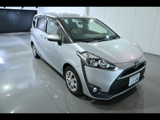 TOYOTA SIENTA 2015
