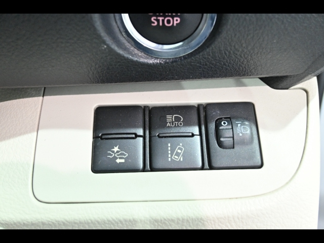 TOYOTA SIENTA 2015
