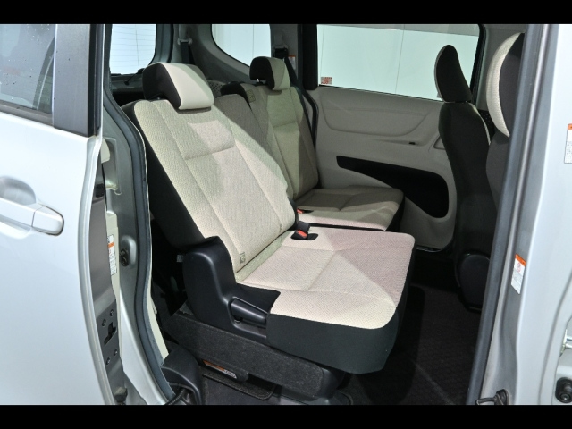 TOYOTA SIENTA 2015