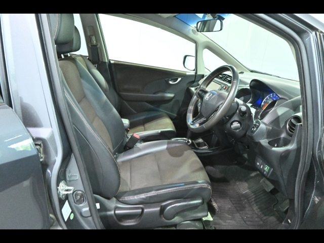 HONDA FIT SHUTTLE 2013