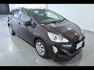 TOYOTA AQUA 2015