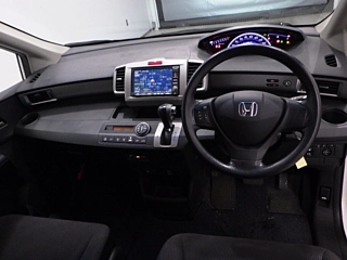 HONDA FREED 2011