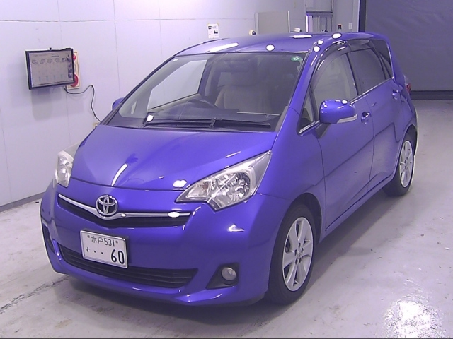 TOYOTA RACTIS 2012