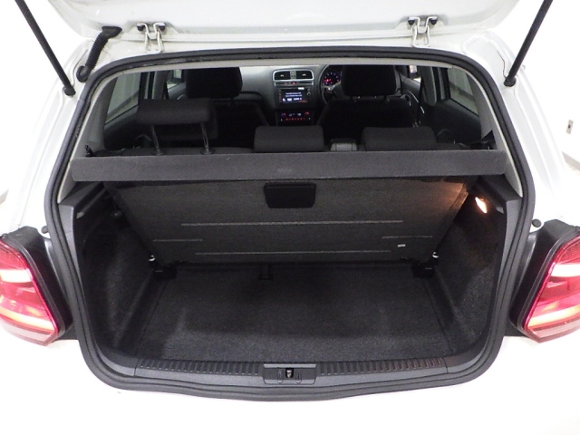 VOLKSWAGEN POLO 2016
