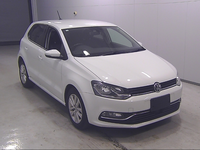 VOLKSWAGEN POLO 2016
