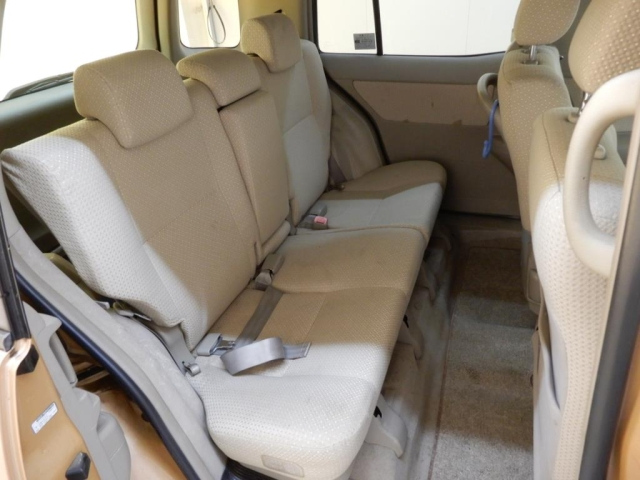 TOYOTA RAUM 2009