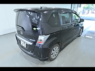 HONDA FREED 2011