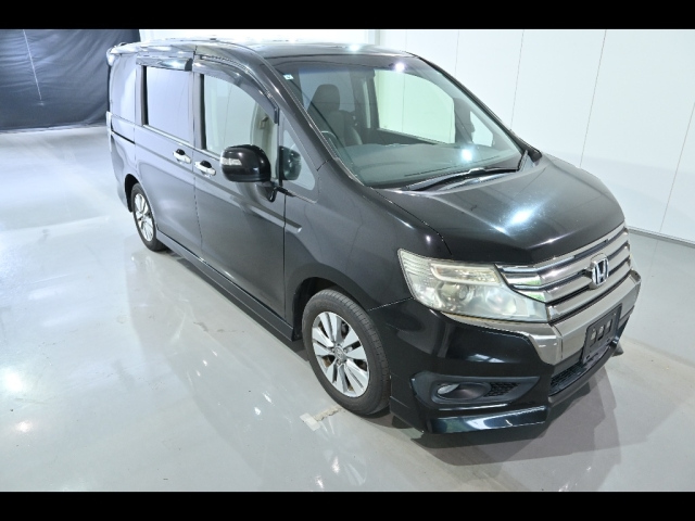 HONDA STEP WAGON 2013