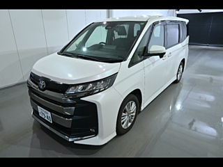 TOYOTA NOAH 2022