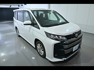 TOYOTA NOAH 2022