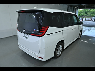 TOYOTA NOAH 2022