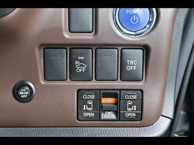 TOYOTA ESQUIRE 2015