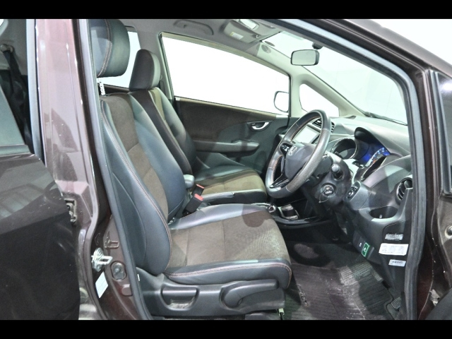 HONDA FIT SHUTTLE 2014
