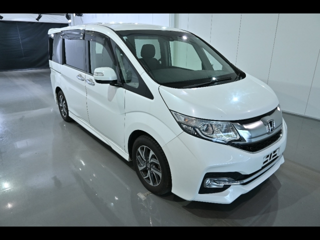 HONDA STEP WAGON 2016