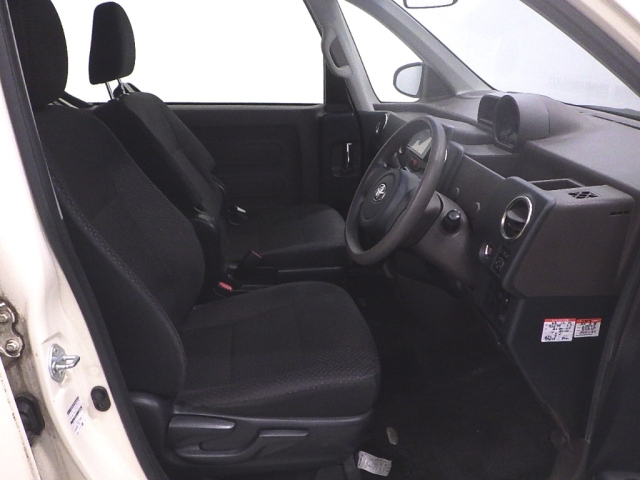 TOYOTA PORTE 2015