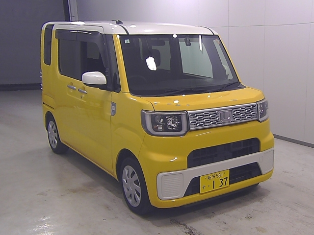 DAIHATSU WAKE 2015