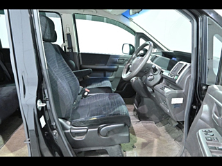 HONDA STEP WAGON 2011