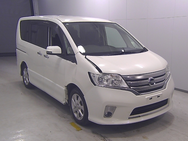 NISSAN SERENA 2011
