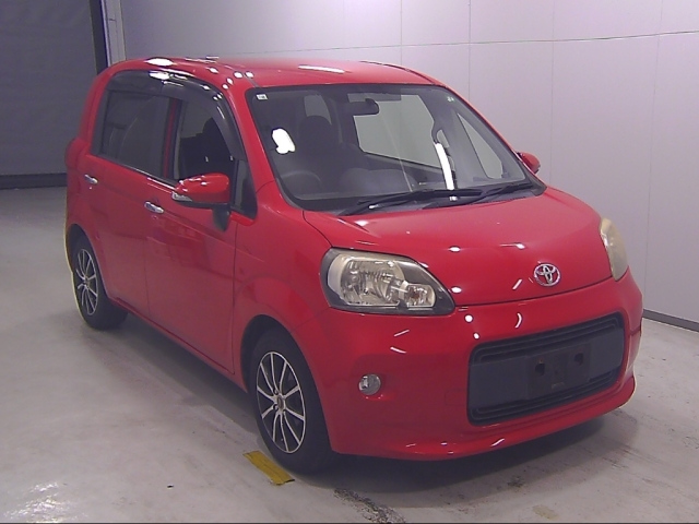 TOYOTA PORTE 2012