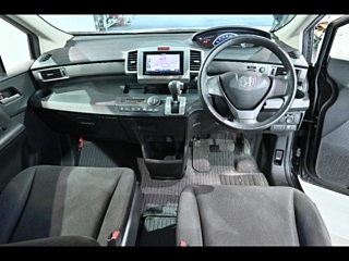 HONDA FREED 2013