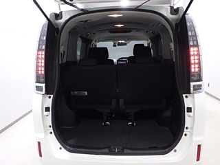 TOYOTA VOXY 2014