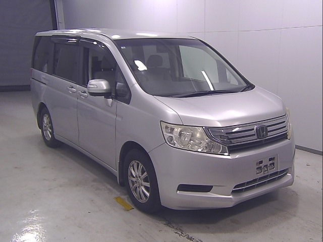 HONDA STEP WAGON 2010