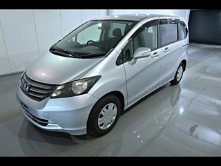 HONDA FREED 2010